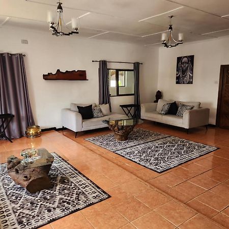 Mukala Lodge Lusaka Bagian luar foto