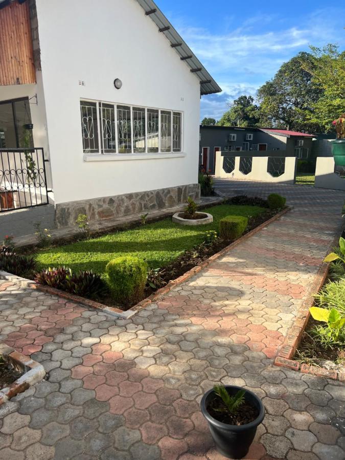 Mukala Lodge Lusaka Bagian luar foto